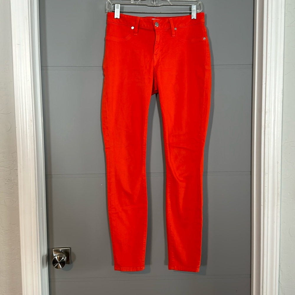 Henry & Belle poppy-colored super skinny ankle jeans, size 27